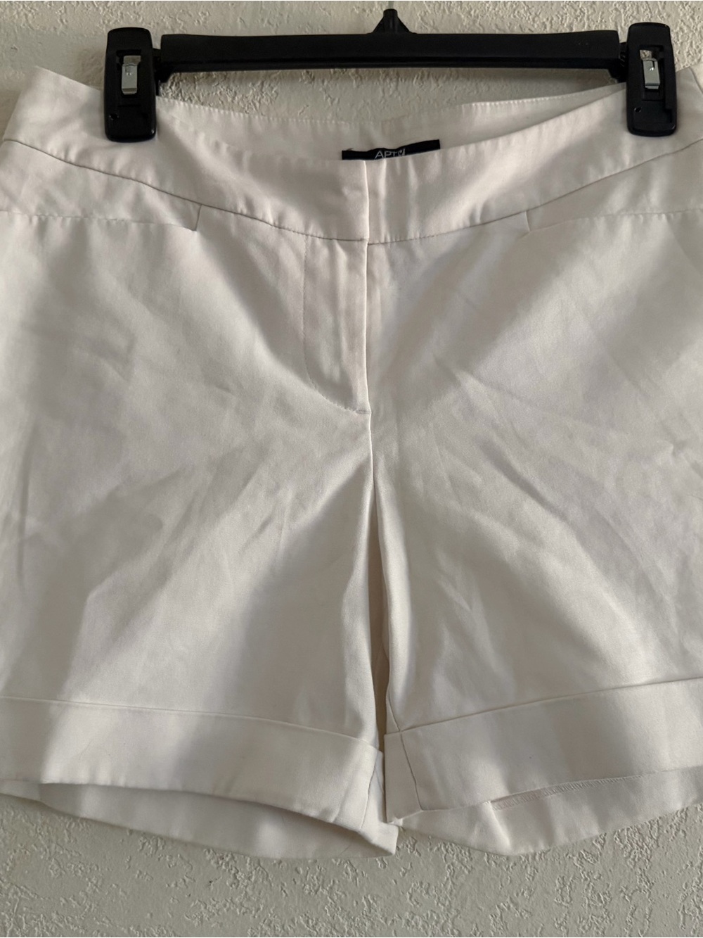 Apt. 9 White mid rise Tailored Women's Shorts